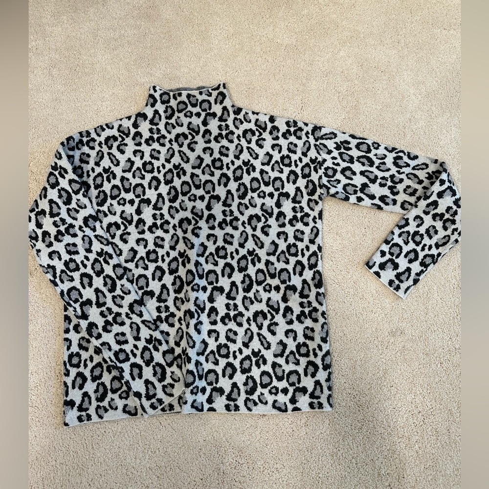 Thin cheetah print sweater